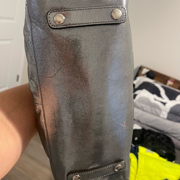 Coach purse  and matching wrislet used like new without tags no defects - Picture 2 of 11